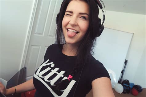 Kittyplays Sexy Pictures (67 Pics 1 Video ...